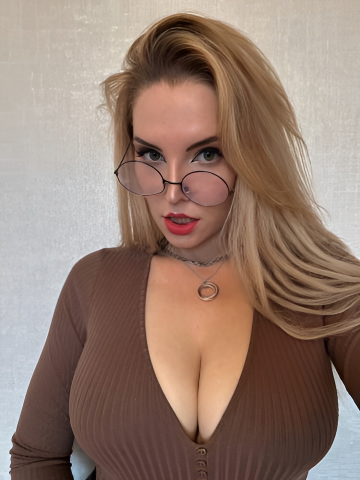 Даша привлекальеная девушка из Вознесеновки цена от 2000 руб