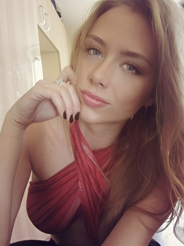 Ольга привлекательная девушка из Вознесеновки цена от 1500 руб