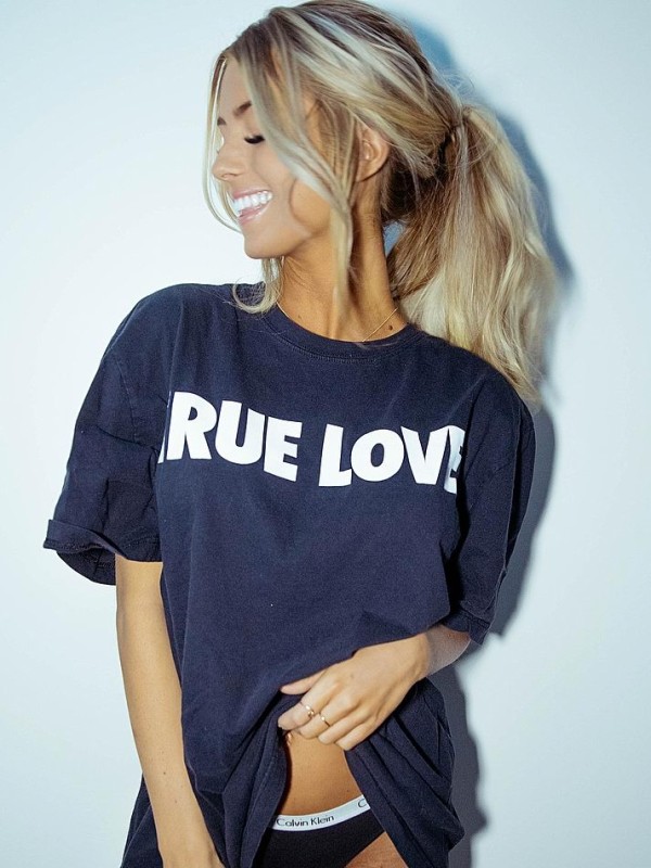 Дарина привлекательная девушка из Вознесеновки цена от 3000 руб