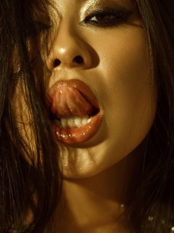 Сашечка привлекательная девушка из Вознесеновки цена от 6000 руб